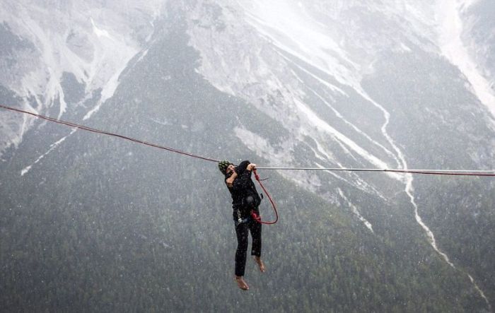 These Hammocks Are Built For Daredevils (12 pics)