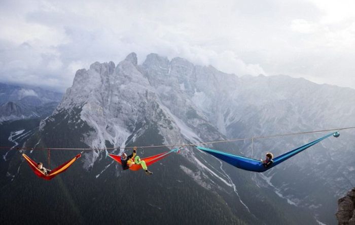 These Hammocks Are Built For Daredevils (12 pics)