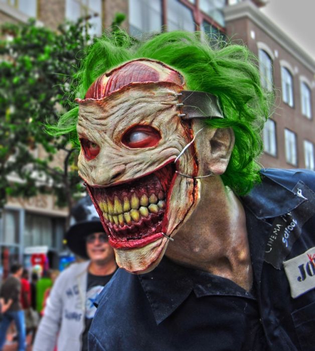 Scary Joker Mask (13 pics)