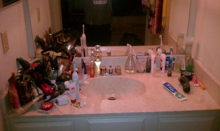 The Truth About Living With A Woman (28 pics)