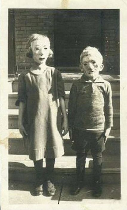 Vintage Costumes That Are Extremely Creepy (20 pics)