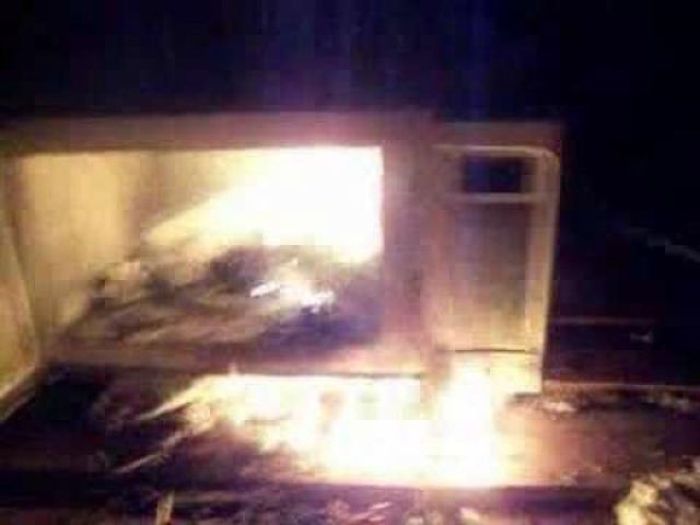 People Still Fall For The iPhone In The Microwave Prank (5 pics)