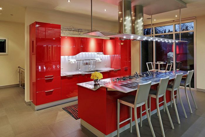 Mix Between A Mansion And A Garage (19 pics)