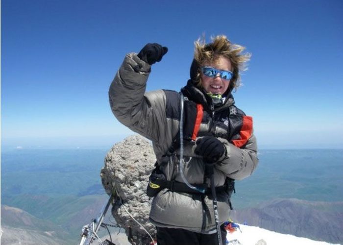 These People Push The Limits Of Travel And The Human Spirit (16 pics)
