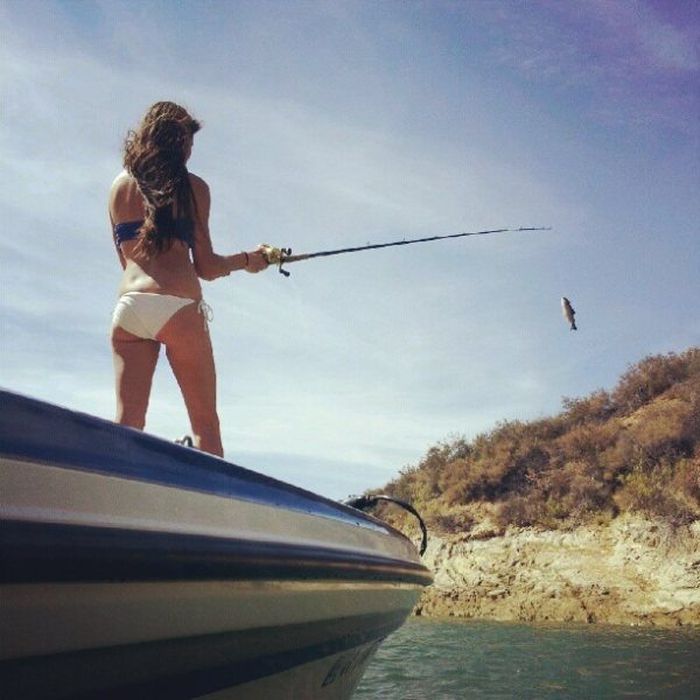 Girls Go Fishing (55 pics)