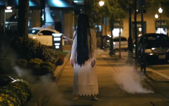 Horror Girl Prank On Pedestrians