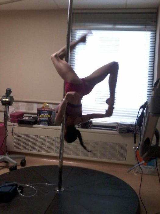 Pole Dancer With 25% Lung Function (6 pics)