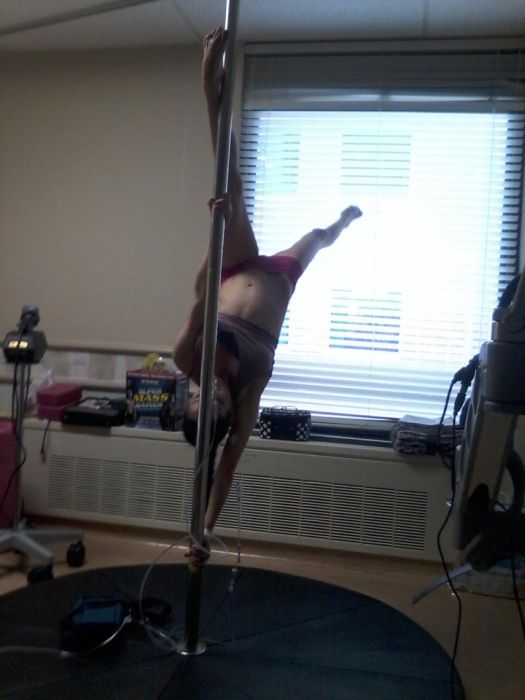 Pole Dancer With 25% Lung Function (6 pics)