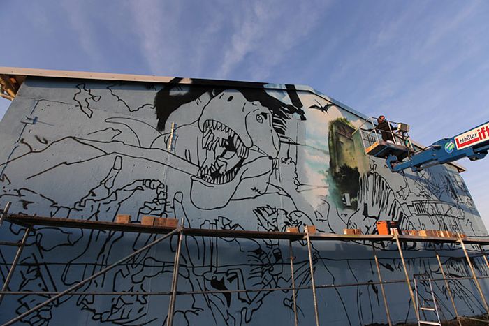 This Jurassic Park Inspired Wall Is A Masterpiece (25 pics)