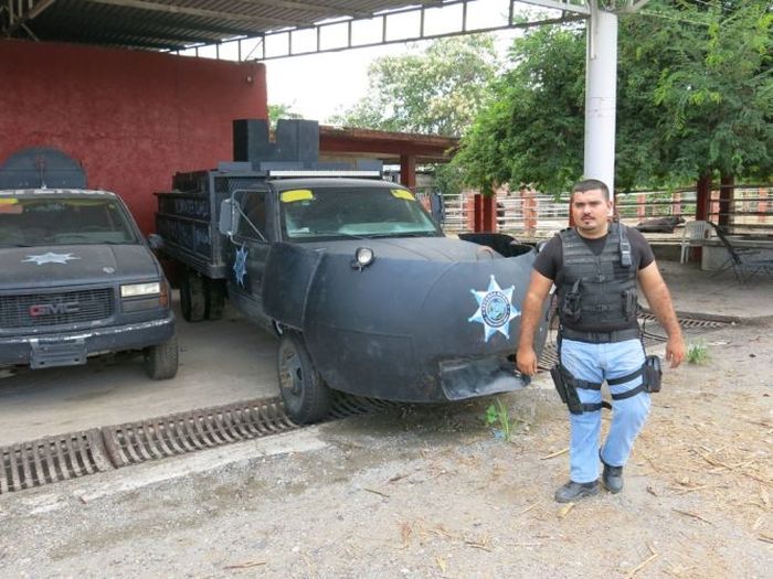 The Vehicles Of The Mexican Drug War (14 pics)