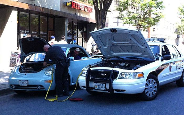 Cops That Make A Positive Difference In The World (29 pics)