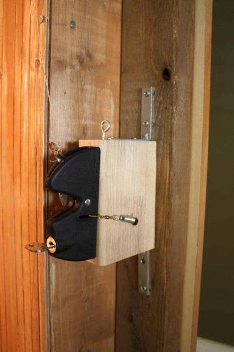 Building A Secret Door DIY (22 pics)