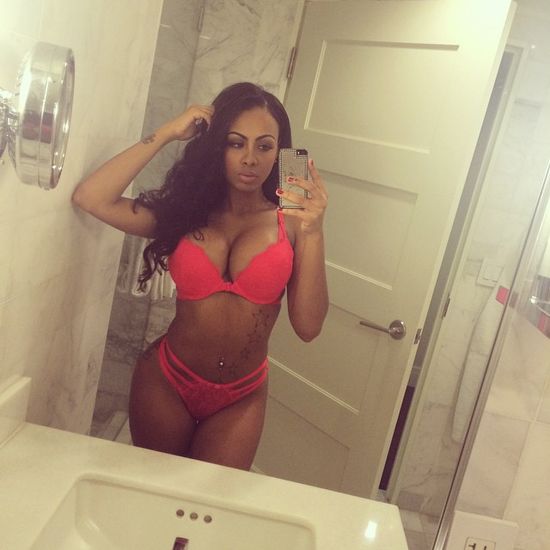 Amazing Busty Girl Analicia Chaves (20 pics)