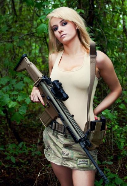 Hot Chicks With Guns Will Blow You Away (80 pics)