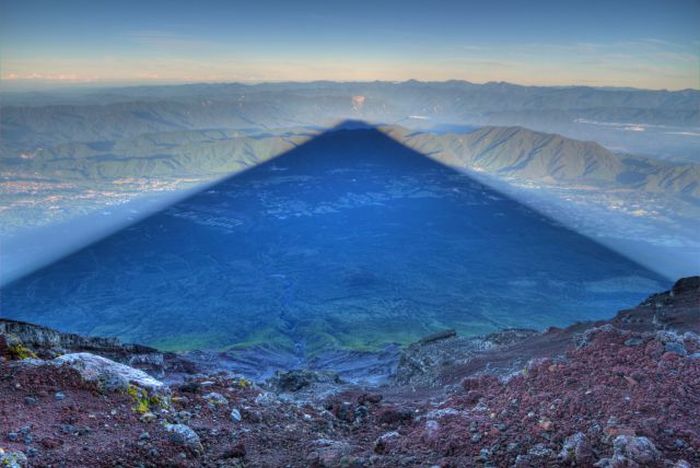 Amazing Views From The Highest Places On Earth (30 pics)