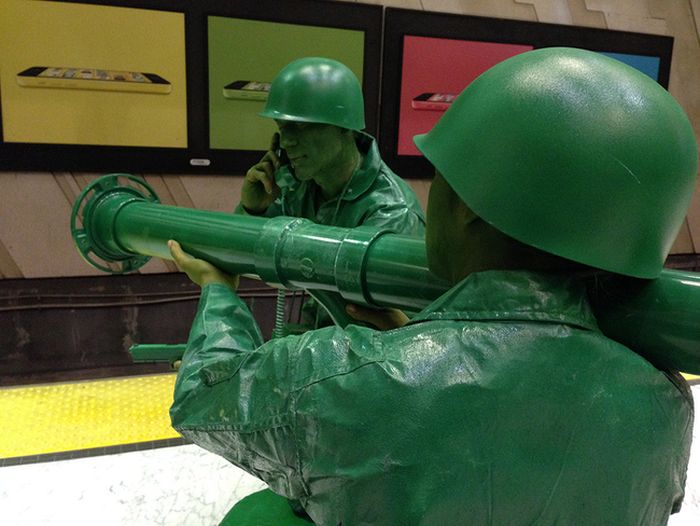 Amazing Homemade Army Men Costumes (7 pics)