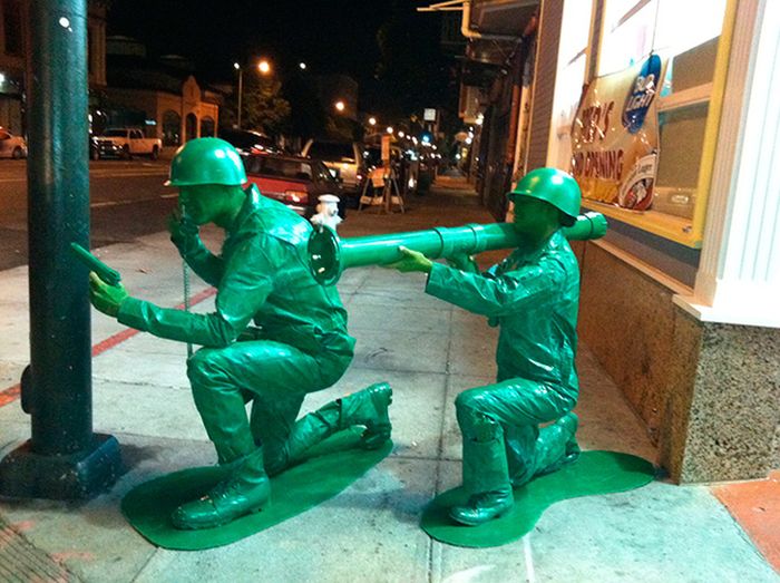 Amazing Homemade Army Men Costumes (7 pics)