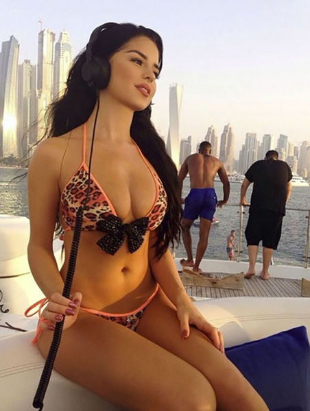 Demi Rose Is A Model You Should Keep Your Eyes On (28 pics)