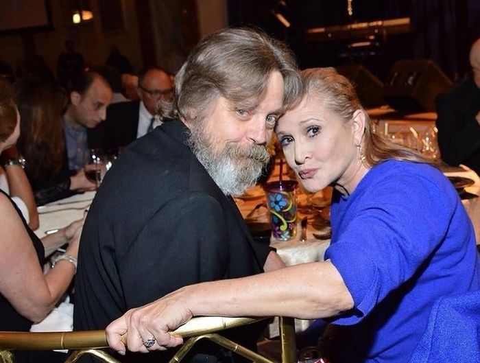 Luke Skywalker And Princess Leia Reunite (2 pics)