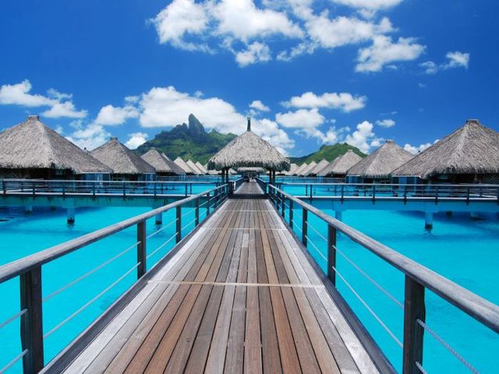 Bora Bora Is The Place To Be This Time Of Year (21 pics)