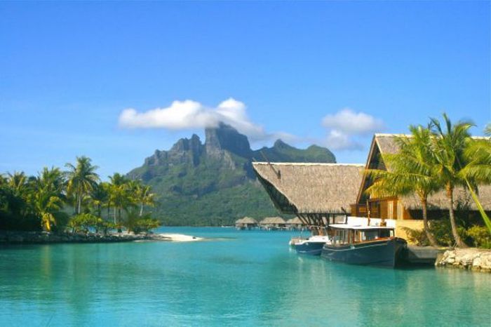 Bora Bora Is The Place To Be This Time Of Year (21 pics)