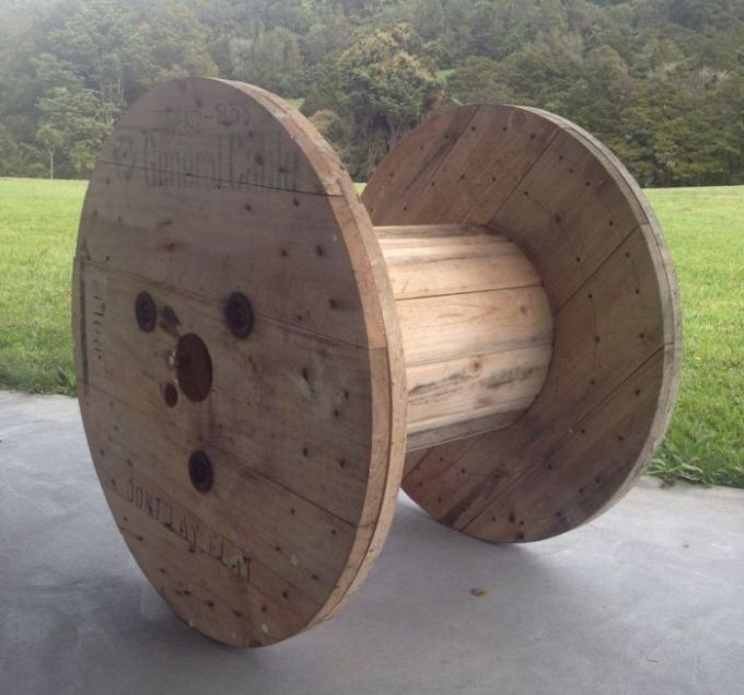The Ultimate Cable Reel Chair (16 pics)