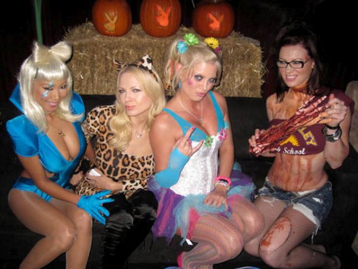 These Are The Girls That Every Guy Wants To Party With (64 pics)