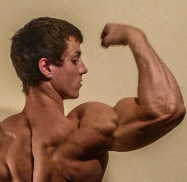 From Lymphoma Patient To Bodybuilder (12 pics)