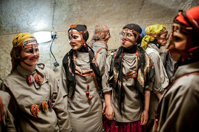 A Look At The Underground Art Scene In Iran (16 pics)
