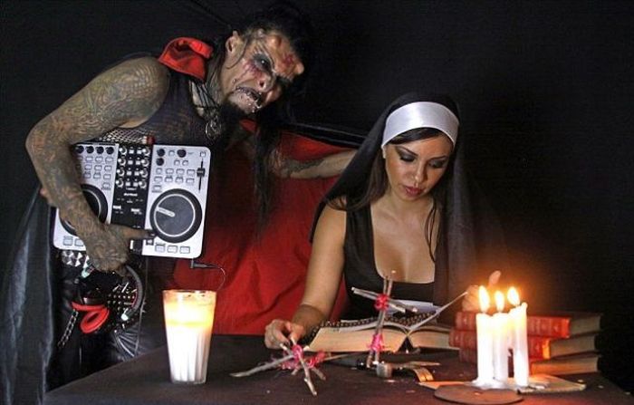 This Man Truly Looks Like The Devil (11 pics)