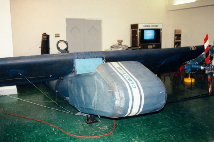 The Goodyear Inflatable Plane (16 pics)
