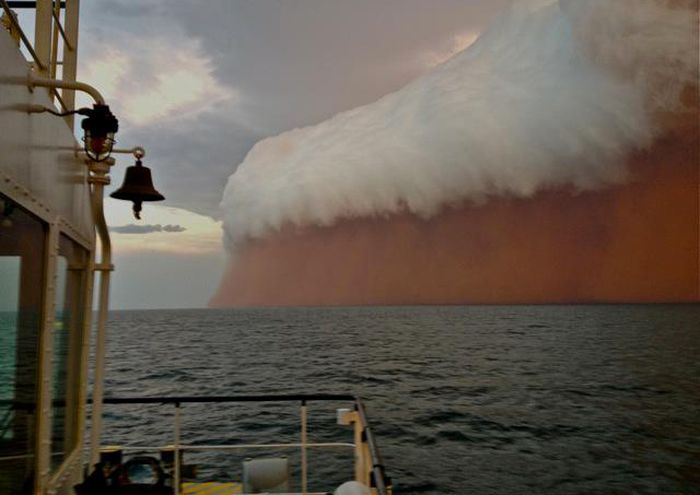 Photos That Are Terrifying Because They Are Real (15 pics)