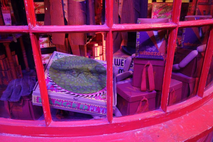 An Inside Look At The Warner Bros. Harry Potter Tour (119 pics)