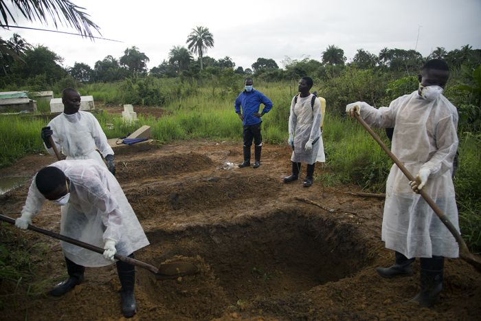 How Ebola Is Quickly Changing The World (40 pics)