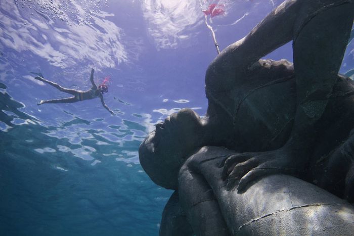 The Underwater Version Of Atlas (8 pics)