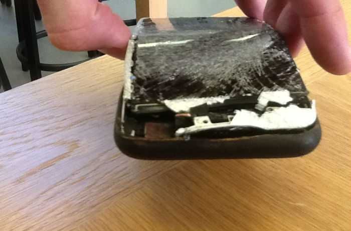 iPhone 6 Catches Fire (5 pics)