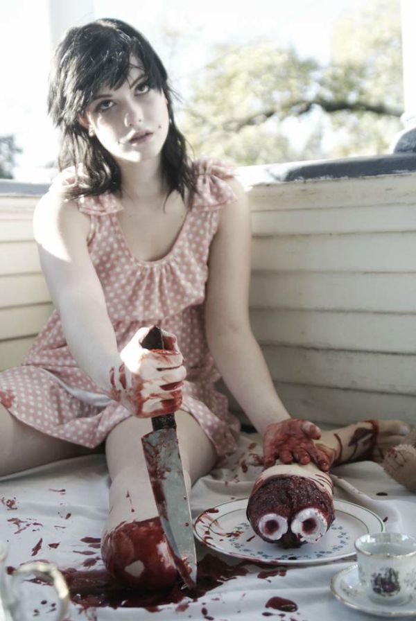 This Girl's Halloween Photo Shoot Is One Of A Kind (4 pics)