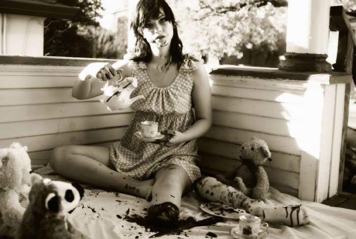 This Girl's Halloween Photo Shoot Is One Of A Kind (4 pics)