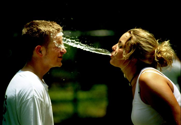 Six Signs That Your Date Has Become A Disaster (6 pics)