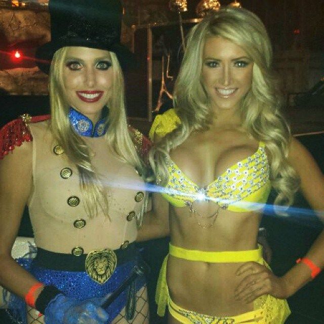 The Best Pics From The 2014 Halloween Party At The Playboy Mansion (58 pics)