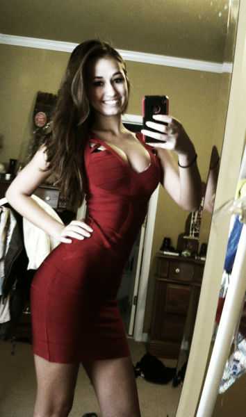 A Tight Dress Is What You Wear When You Want To Dress For Success (42 pics)