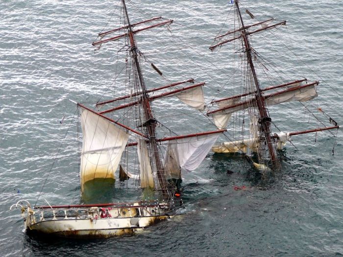 Haunting Pictures Of Abandoned Ships (47 pics)