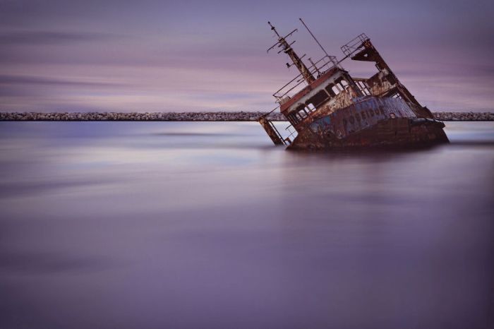 Haunting Pictures Of Abandoned Ships (47 pics)