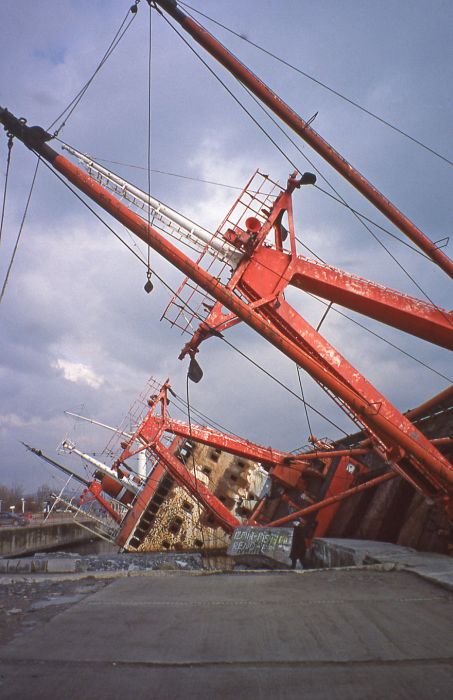 Haunting Pictures Of Abandoned Ships (47 pics)