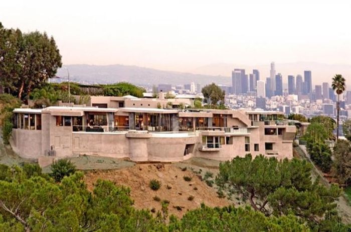 This Is The Most Incredible Bachelor Pad In Los Angeles (32 pics)