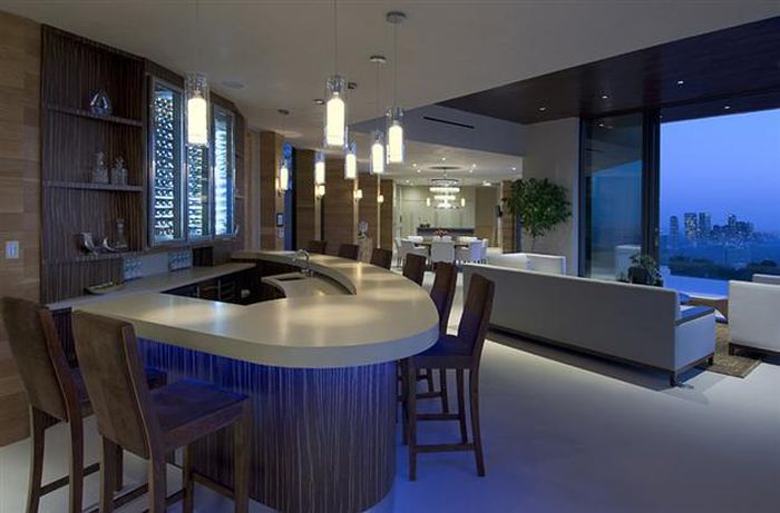 This Is The Most Incredible Bachelor Pad In Los Angeles (32 pics)