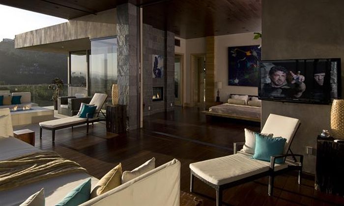 This Is The Most Incredible Bachelor Pad In Los Angeles (32 pics)