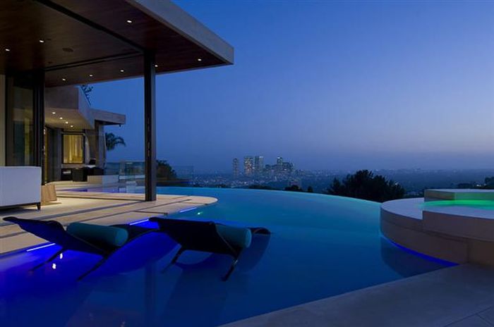 This Is The Most Incredible Bachelor Pad In Los Angeles (32 pics)