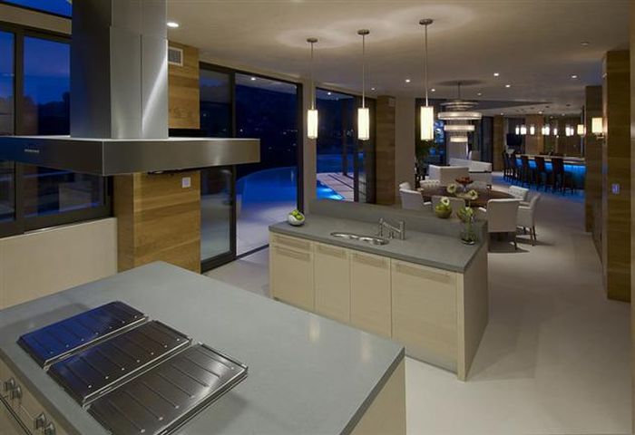 This Is The Most Incredible Bachelor Pad In Los Angeles (32 pics)