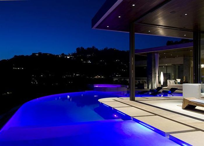This Is The Most Incredible Bachelor Pad In Los Angeles (32 pics)